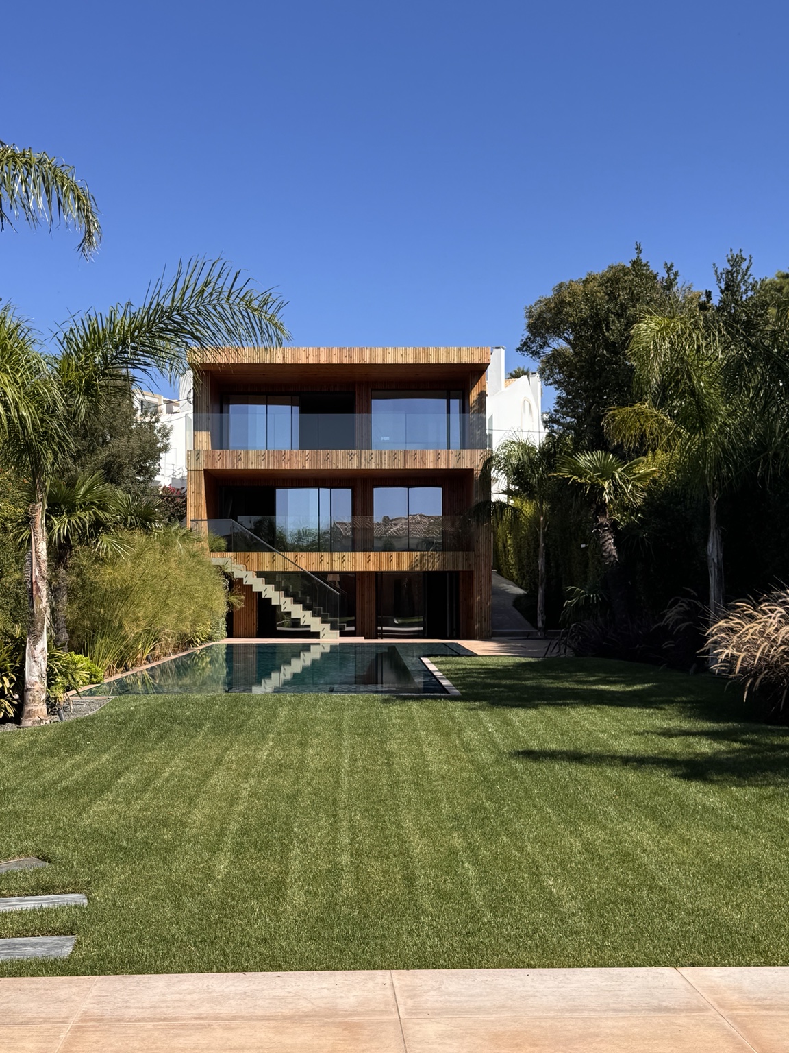 Contemporary Villa with Pool in Murches, Cascais